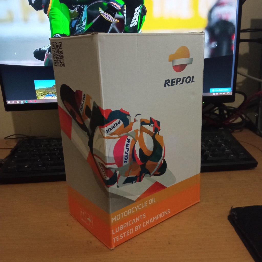 Jual Repsol 10w-40 Moto Racing 4T fully synthetic 10w40 oli mesin mobil ...