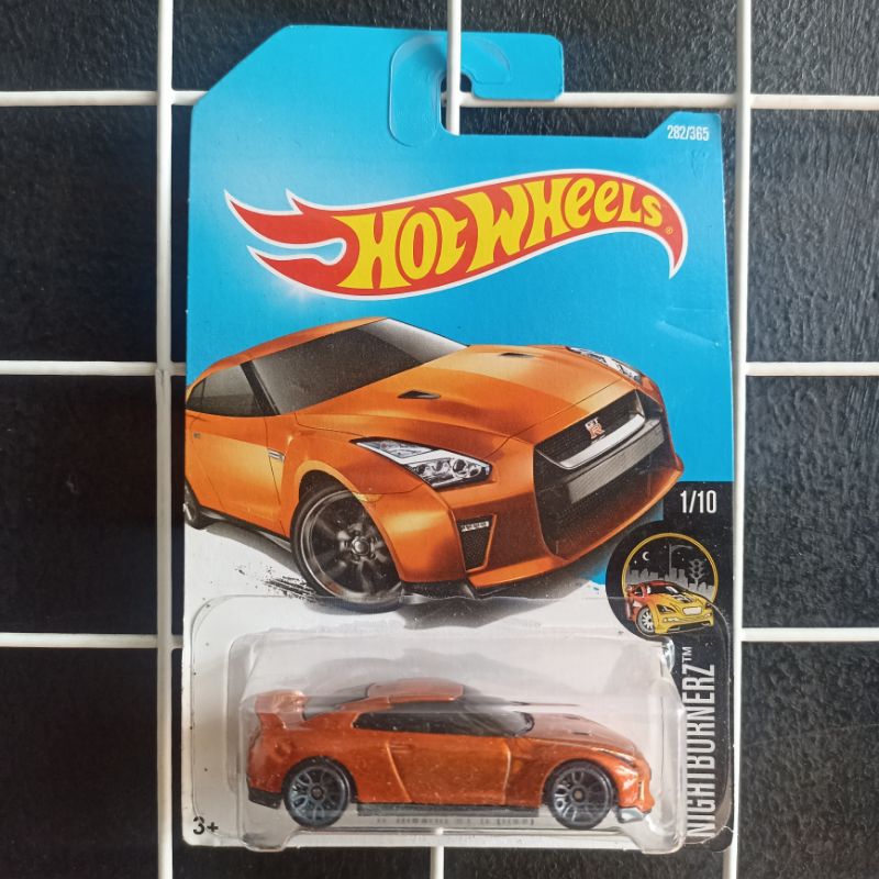 Jual Hot Wheels 17 Nissan GT-R GTR R35 Orange Night Burnerz 2017 not ...