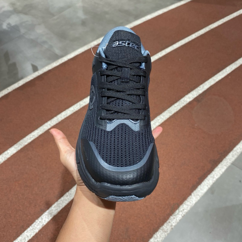 Jual (size 44) 𝐒𝐄𝐏𝐀𝐓𝐔 𝐇𝐈𝐓𝐀𝐌 𝐀𝐒𝐓𝐄𝐂 𝐈𝐍𝐕𝐄𝐑𝐍𝐄𝐒𝐒 - 𝐁𝐋𝐀𝐂𝐊 | Shopee Indonesia