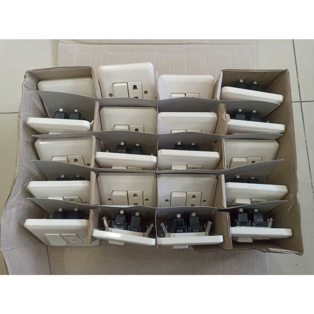 Jual BROCO SOCKET OUTLET COMBINED SINGLE SWITCH INBOW (STOP KONTAK ...