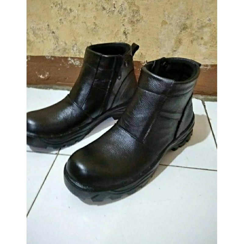 Jual SEPATU SAFETY UJUNG BESI PROYEK | Shopee Indonesia