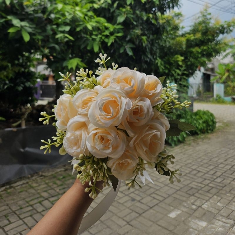 Jual Hand Bouquet Artifisial Bunga Pernikahan / Lamaran / Prewedding ...