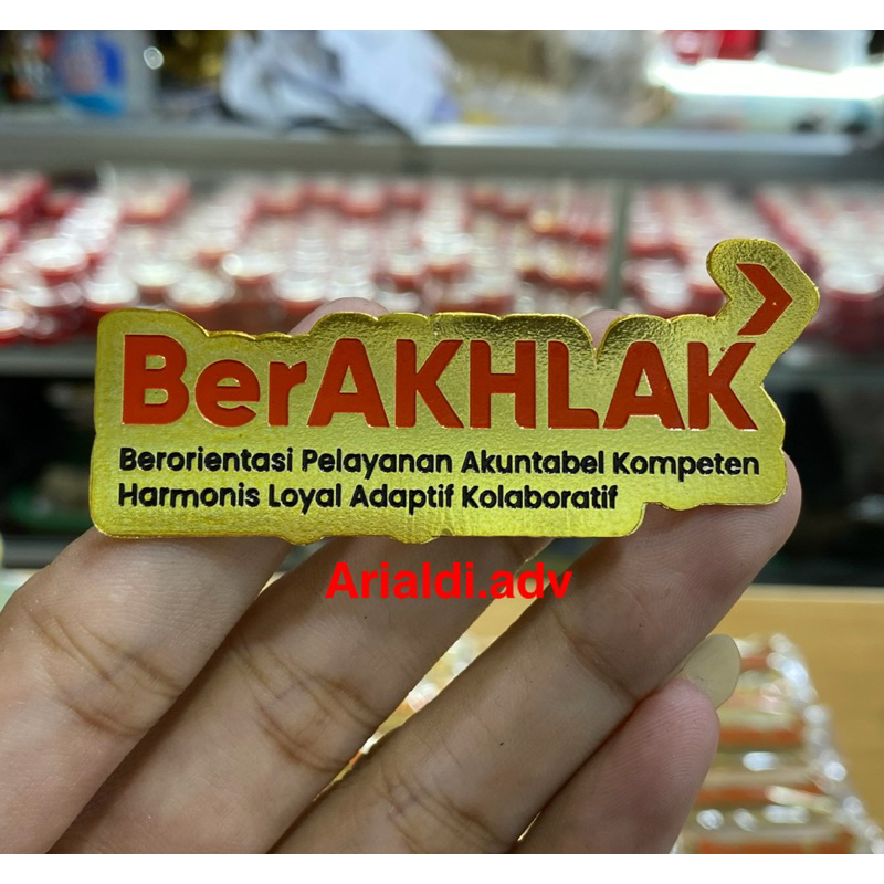Jual pin BerAKHLAK asn kuningan disepuh emas peniti pin berakhlak asn ...