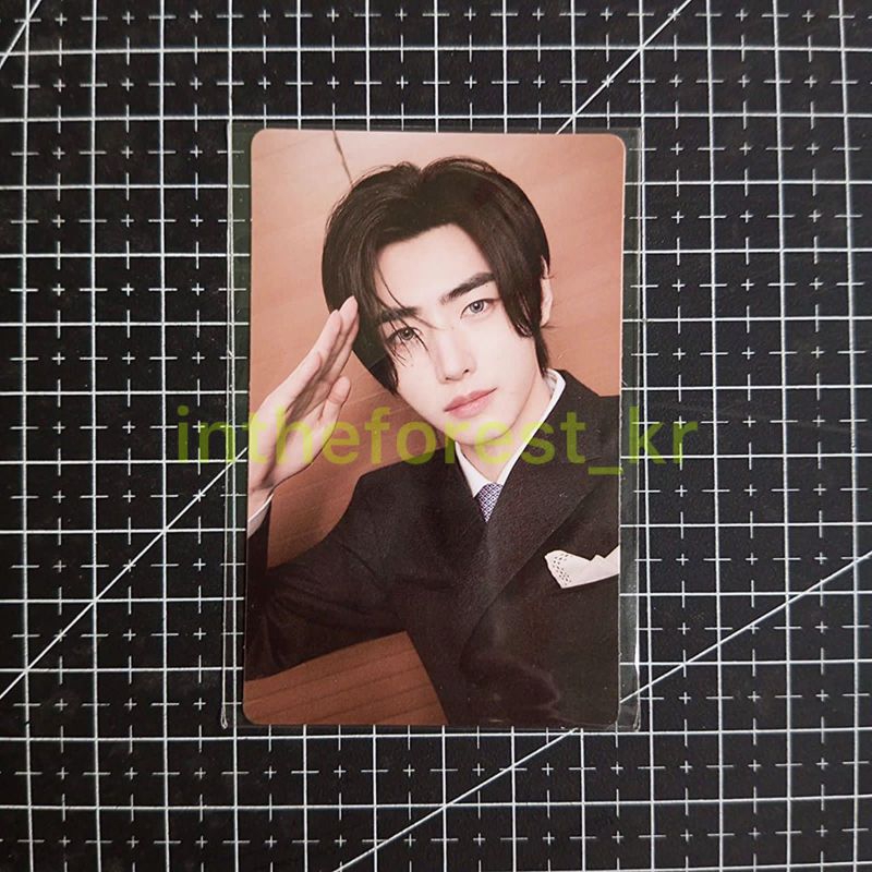 ENHYPEN Memorabilia Dark Moon Jungwon Weverse Global