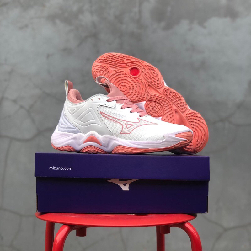 Sepatu Voli Mizuno Wave Momentum Wanita Sepatu Volley Terbaru Dari  Mizuno Sepatu Voly Wanita Atletis Paling Laris