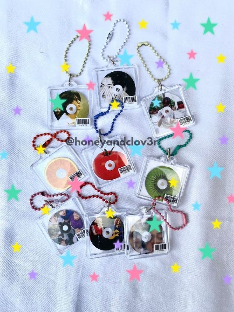 Jual (ready stock) CD Keychain DVD Keychain Freebies Kpop BISA CUSTOM ...