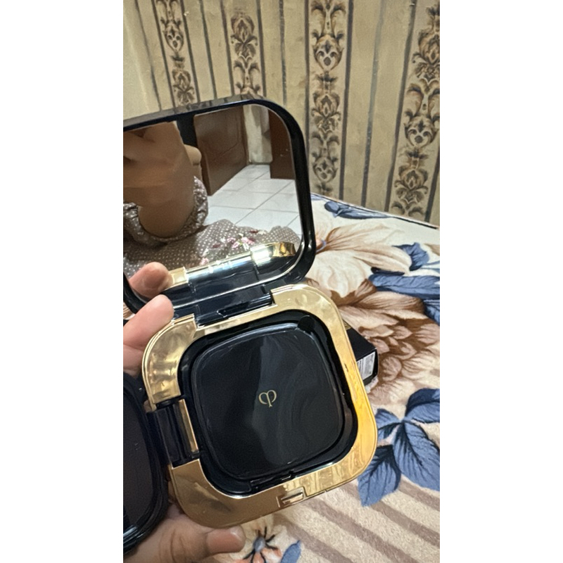 Jual dijual SEMUA cushion high end YSL HITAM B10, YSL PINK BR 10,CLE DE ...