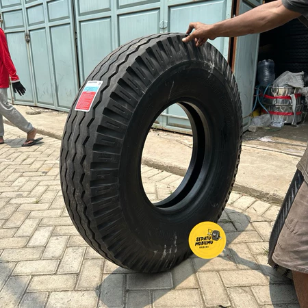BAN LUAR TRUK BS EMSA 1100.20 - BRIDGESTONE EMSA 1100-20 1100 20 1100 R20 - BAN BENANG - BAN TRUK BS EMSA 1100 BAN TRUCK MURAH