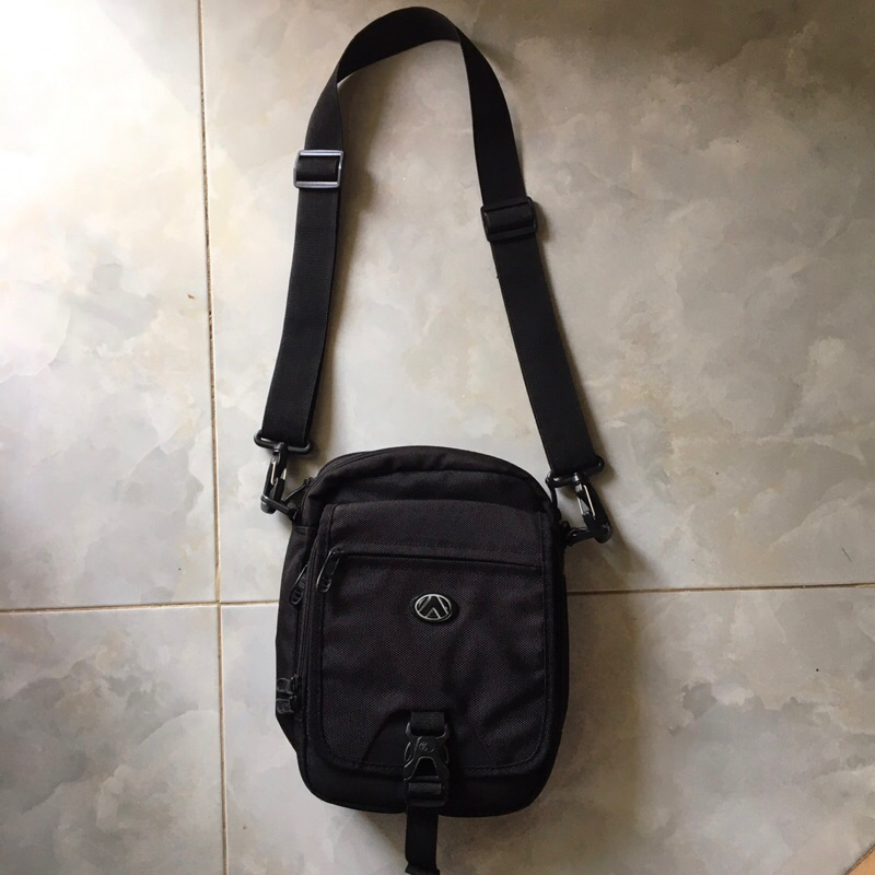 Jual Tas Selempang Original (second) | Shopee Indonesia
