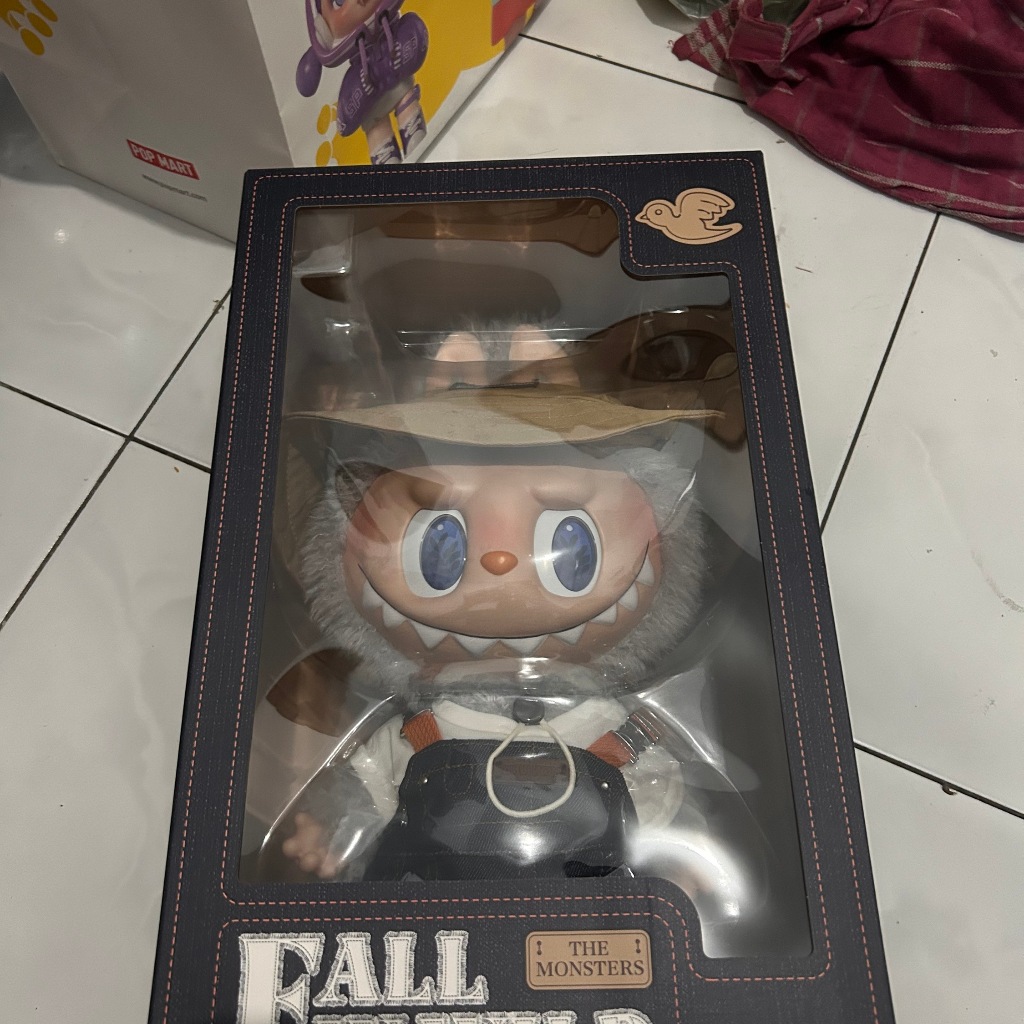 Jual labubu fall in wild besar original resmi popmart | Shopee Indonesia