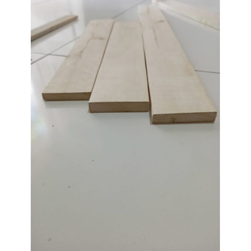 Jual List kayu 1,5cm x lebar 5cm panjang 200cm sudah serut halus+amplas ...