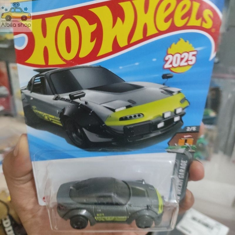Hot Wheels Mazda Autozam – HW Dream Garage 1/64 – Modello 2025 In Short Card – HYW66 – Mattel
