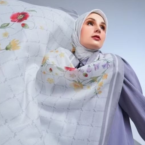 Jual Azalea White Scarf Mandjha Muslim Wanita Hijab Segi Empat Ivan ...