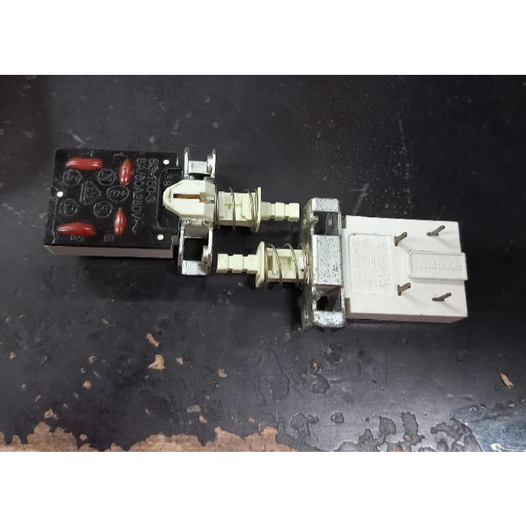 Interrupteur RONG FENG SS-160-3 – 5A/80A 250VAC, 4 Broches, ON-OFF Entretenu – Neuf