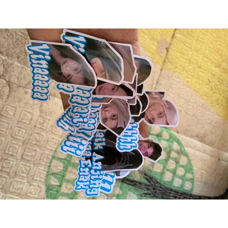 Jual Sticker Foto+Nama by Nabila Printing (BACA DESKRIPSI) | Shopee ...