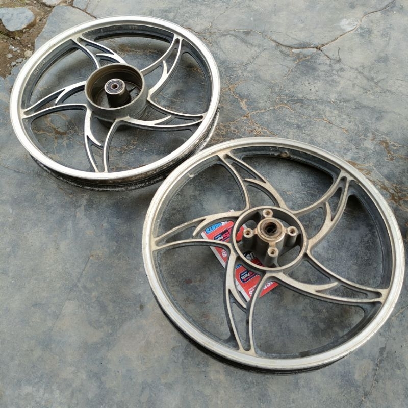 Jual velg Balok bintang zcv Honda kharisma | Shopee Indonesia