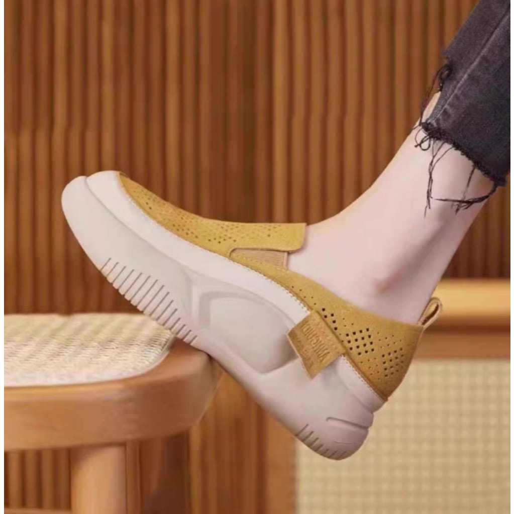 Jual Jejak Sepatu Wanita Modern Laser Cut Slip On Stylish Sol 3 Cm ...