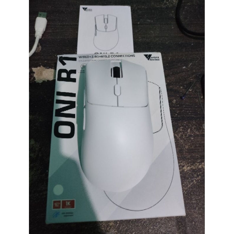 Jual VortexSeries ONI R1 LightWeight Ergonomic Wireless Gaming Mouse ...
