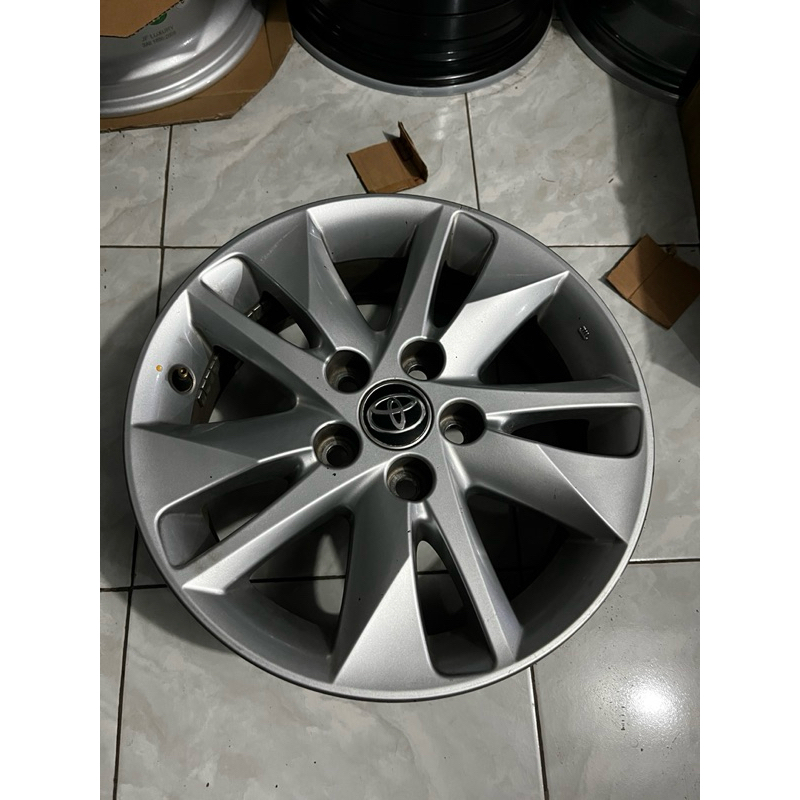 Jual velg oem inova reborn ori r16 pcd 5x114 kondisi siap pakai ...