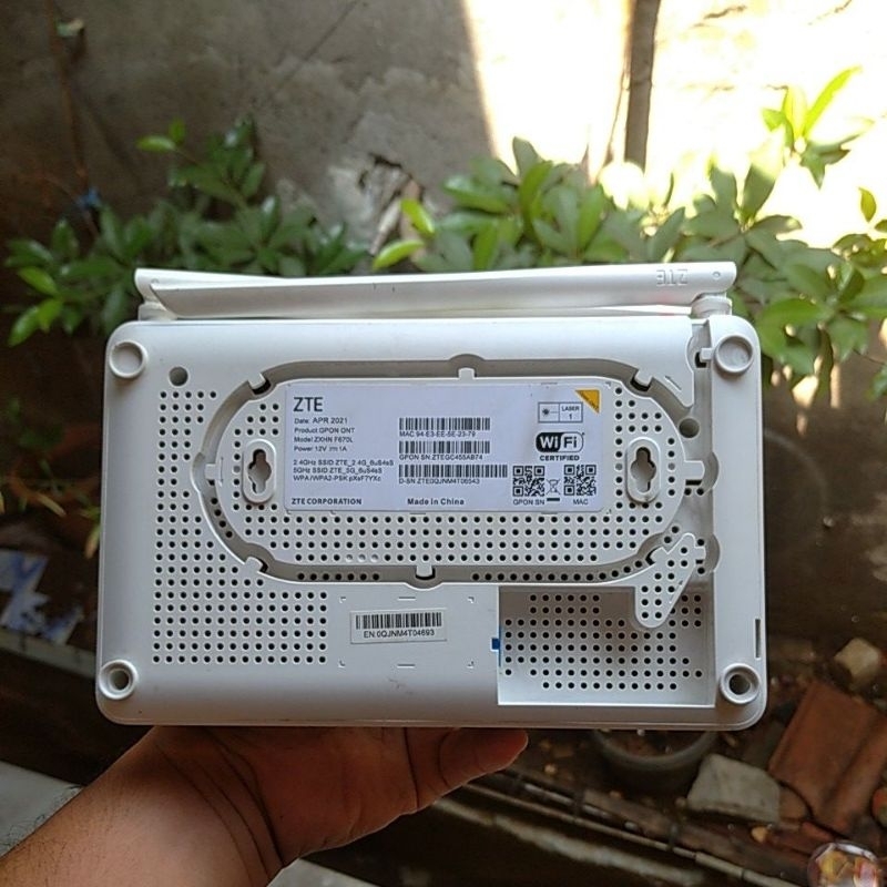 Jual Router F670L ZTE ZXHN Dual Band 5G port biru | Shopee Indonesia