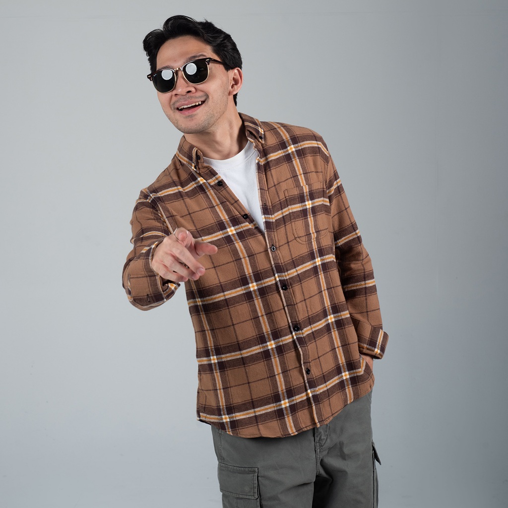 Kemeja Lengan Panjang Malkiel Brown
