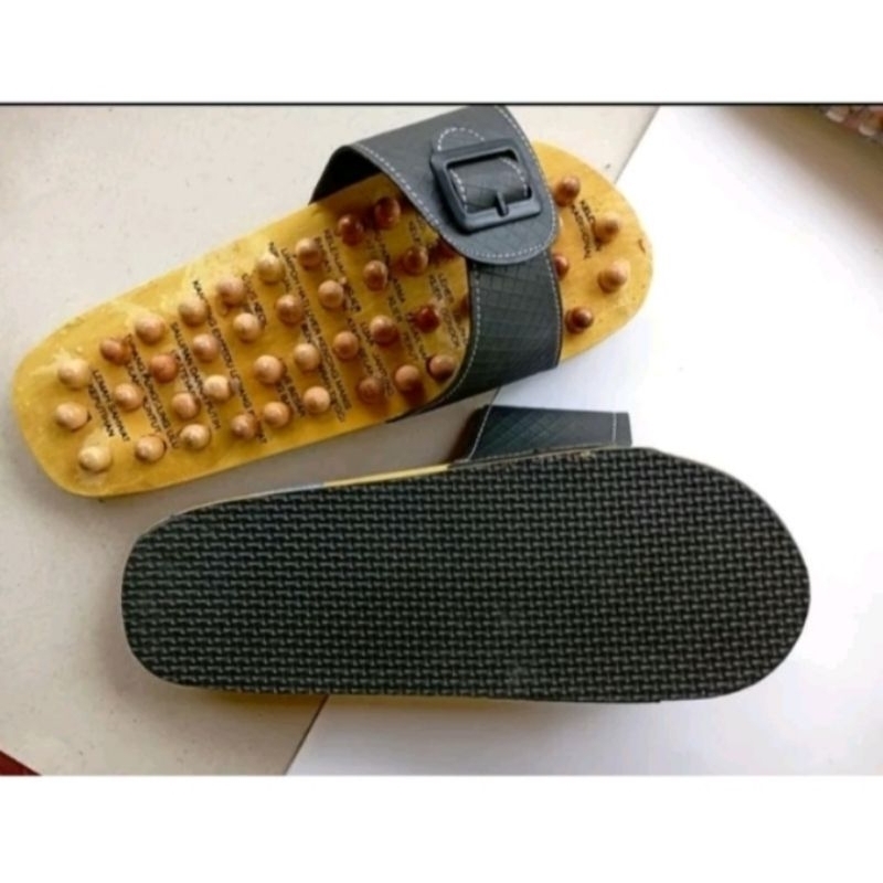 Jual Sendal Kesehatan Sendal Rematik Kayu Sendal Refleksi Pijat Kaki ...