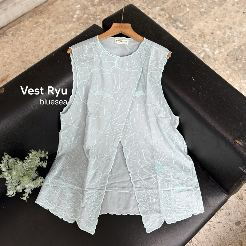 Jual BYMOOZEE VEST RYU | Shopee Indonesia