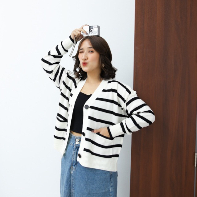 Jual Midun.project - Kamari Cardigan Pocket Stripe Rajut Wanita Motif ...