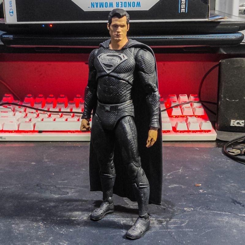 Figurine Superman Black Suit – Justice League, 1/12 (17 Cm) VTOYS BMS