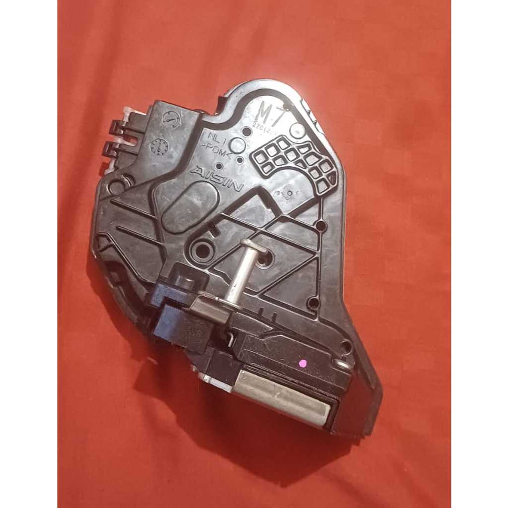 Jual door lok pintu tengah innova reborn fortuner original | Shopee ...