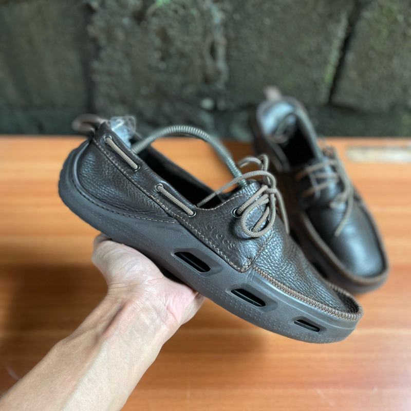 Crocs cove sport clearance