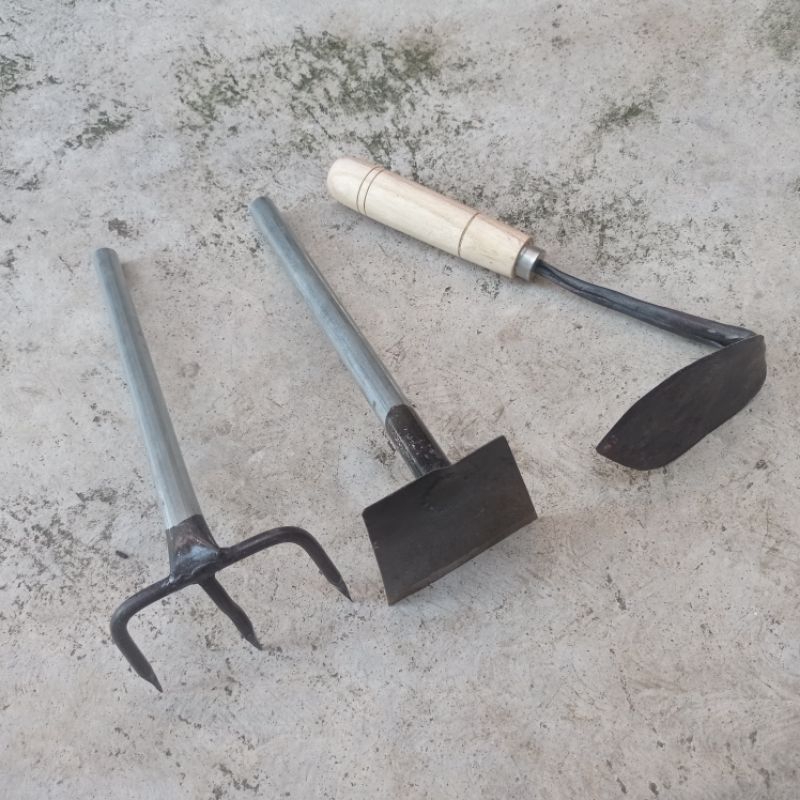 Jual Raflezia Paket Hemat Isi 3 Pcs Cangkul Garuk Rumput-Alat Pembersih ...