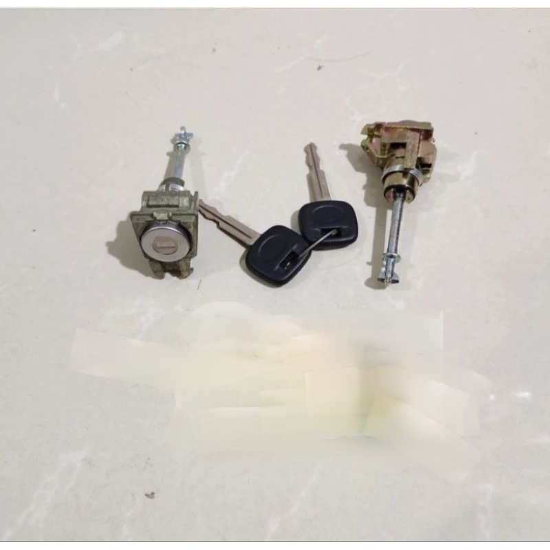 Jual kunci pintu set / door key set Toyota Innova old | Shopee Indonesia