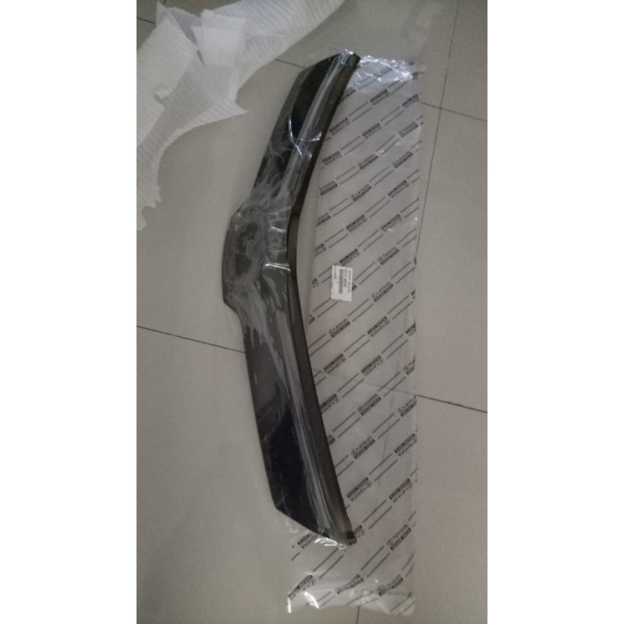 Jual list lis moulding grille radiator avanza veloz black chrome 2019 ...