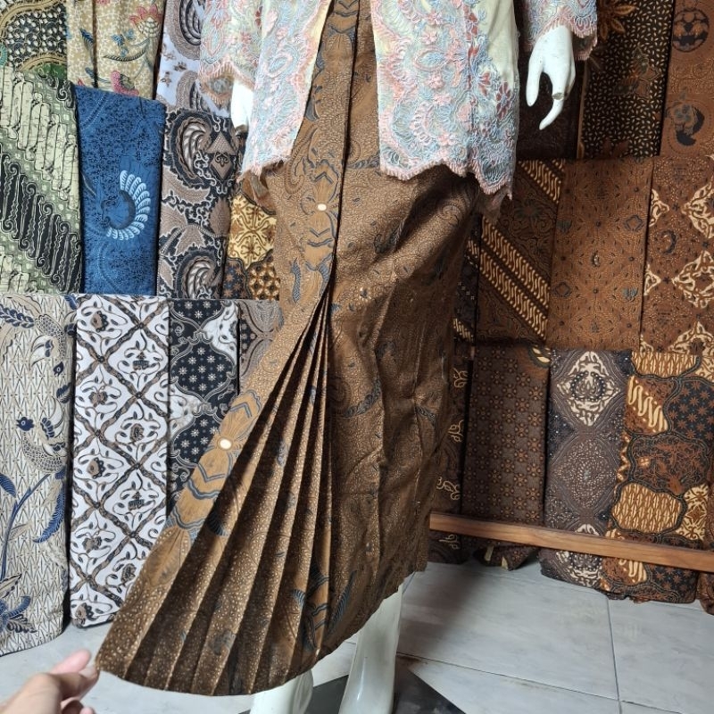 Jual Rok Wiru Selendang dan Kain Jarik Batik Solo Sogan Lasem Klasik ...