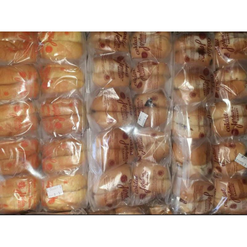 Jual Roti Rasa Coklat dan Nanas Jordan | Shopee Indonesia