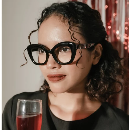 Leona Frame