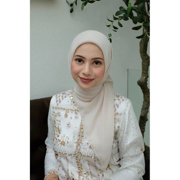 Hijab Paris Jepang Eyelash By SARAH THE LABEL