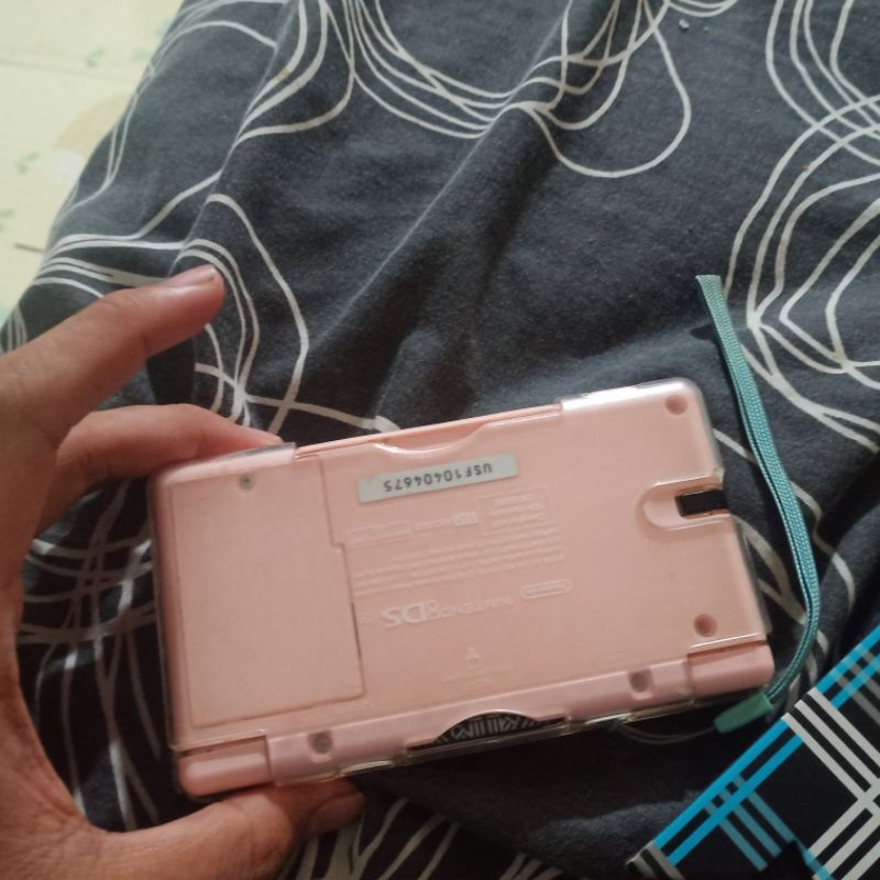 Jual Nintendo ds lite normal merah hitam ada memory r4 flash dan 4 GB ...
