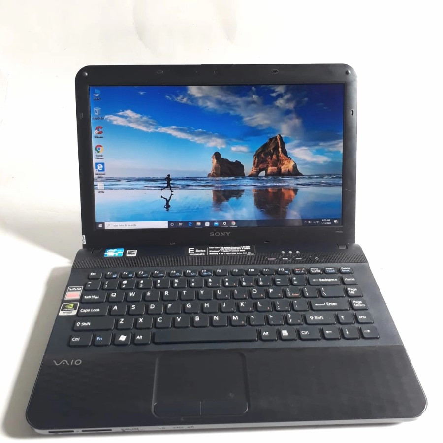 SONY VAIO corei5 メモリ4G SSD256G Webカメラ CD/DVDブルーレイ 15