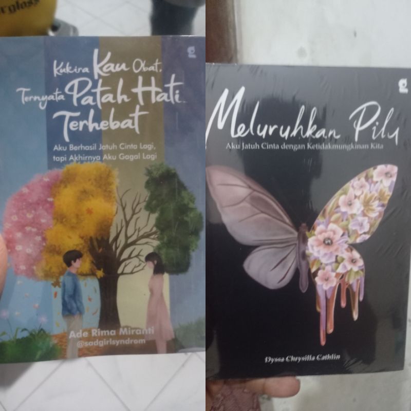Jual Paket Hemat 2 Buku Ku kira kau obat dan Meluruhkan Pilu | Shopee ...