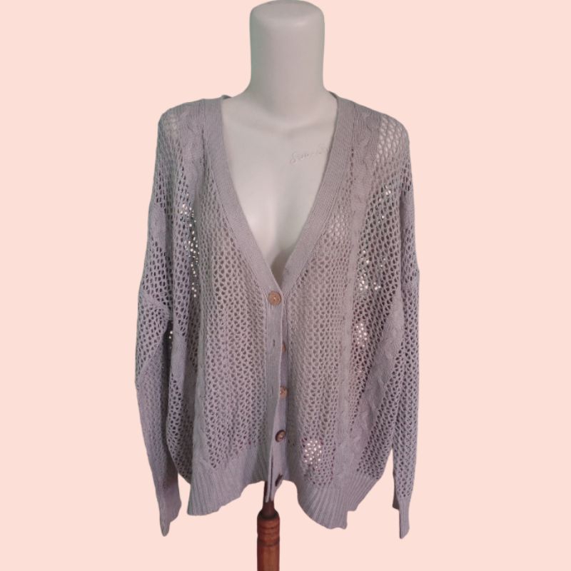 Jual Grey Cardigan rajut (thrift) | Shopee Indonesia