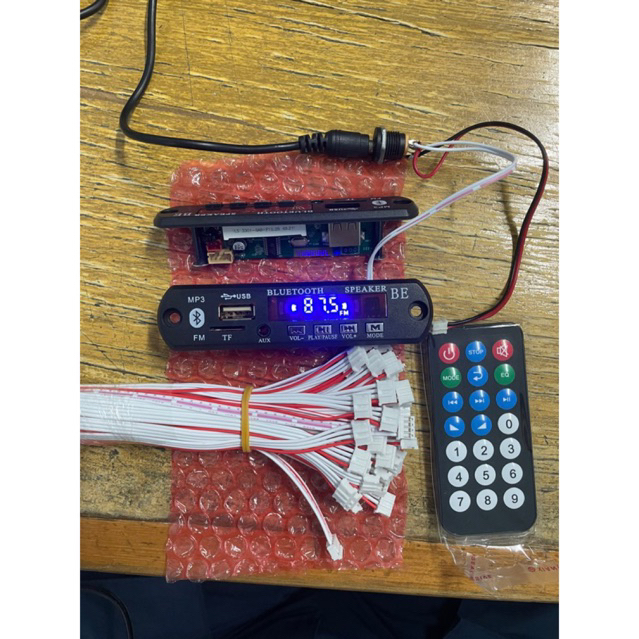 Jual Modul Bluetooth kit mp3 Usb AUX FM RADIO 12volt + CURRENT ...
