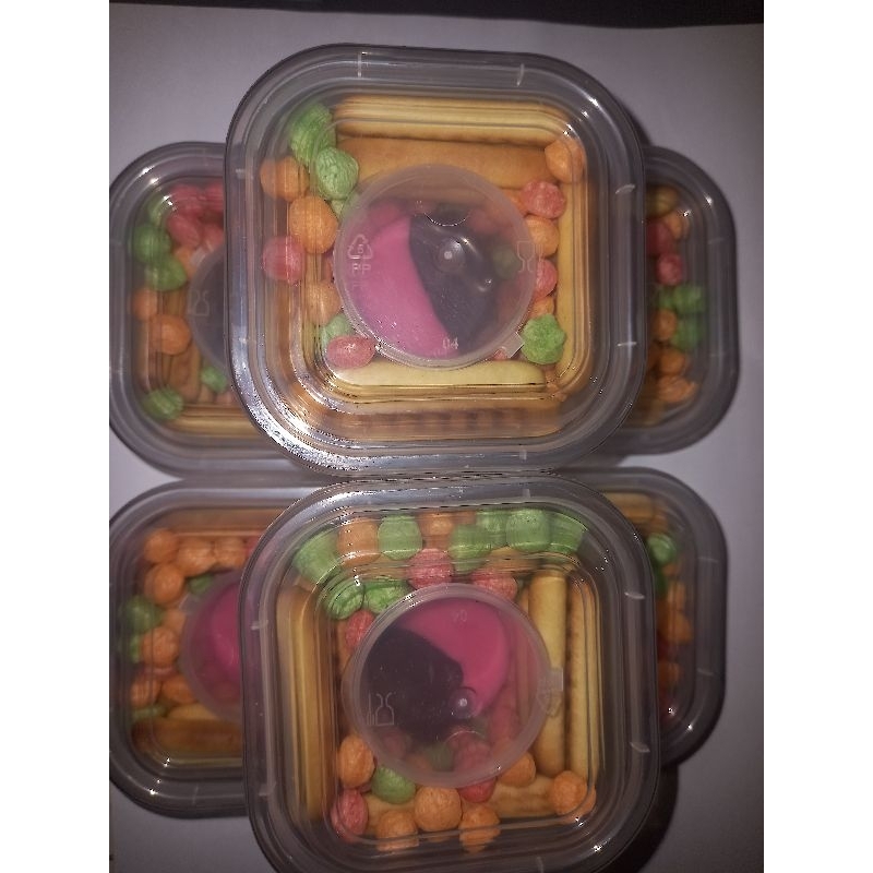 Jual snack jajanan nyam nyam dan biskuit mini container dengan 2 rasa ...