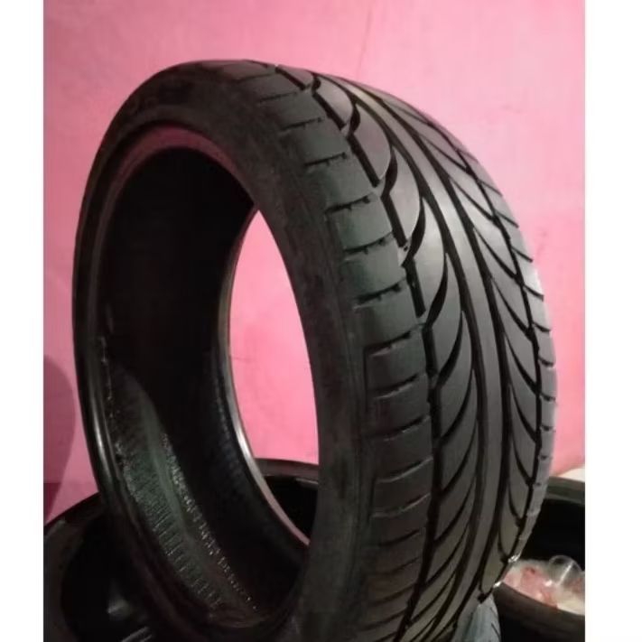 Jual Ban mobil scond ukuran 205/45 R17 tahun muda kondisi baik layak ...