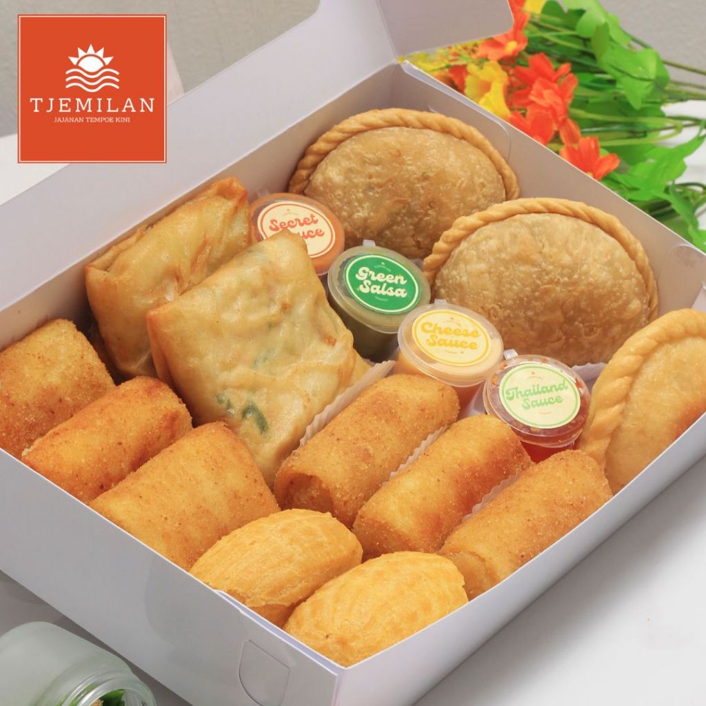 Jual Tjemilan Hampers Box Bingkisan Risoles Isi 13 Pcs + 4 Sauces ...