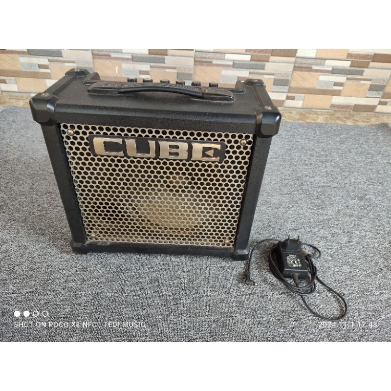 Roland MB-CUBE Amplificatore Portatile 5W Stereo - Per Chitarra, Tastiere, Microfono E Karaoke - Alimentazione A Batteria - Foto 4