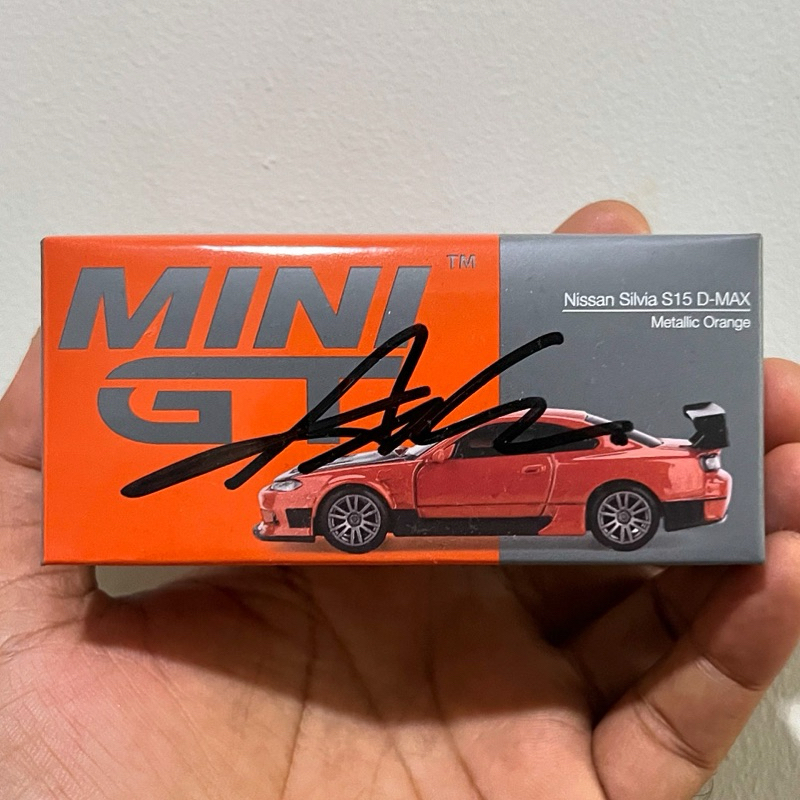 Jual Mini GT Nissan Skyline S15 D-Max Orange with Sign Glen Chou ...
