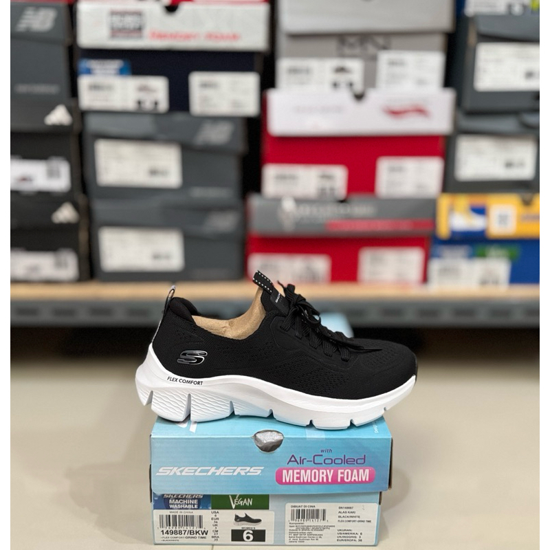Jual SKECHERS 149887/BKW NAVY SIZE 36/37 | Shopee Indonesia