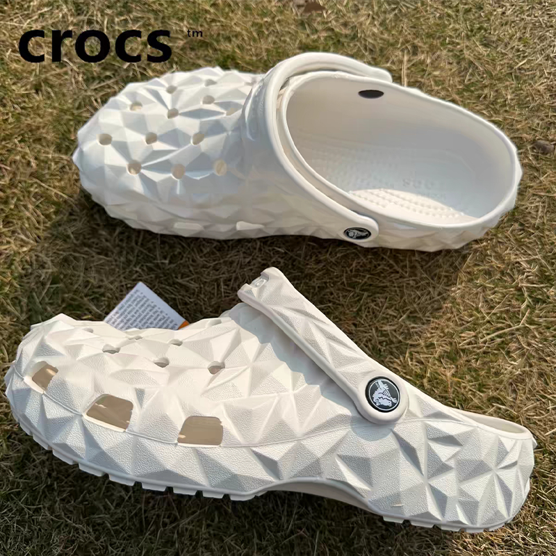 Jual Original Crocs Classic Geometric Clog 3D Sandal Crocs White/20mm ...
